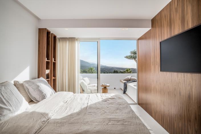 Image No.12-4 Bed Townhouse for sale