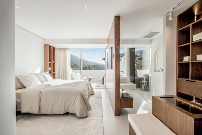 Image No.22-4 Bed Townhouse for sale