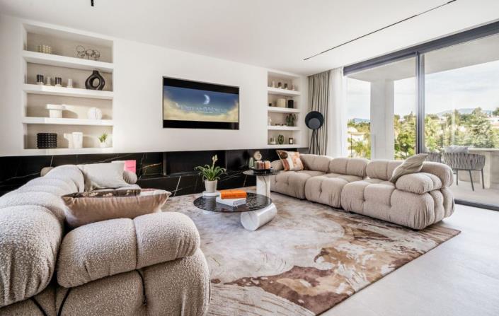 Image No.2-5 Bed Villa for sale