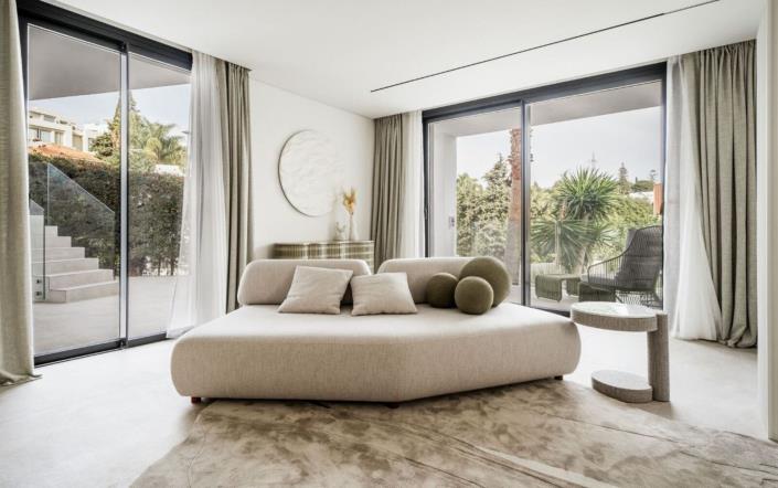 Image No.10-5 Bed Villa for sale