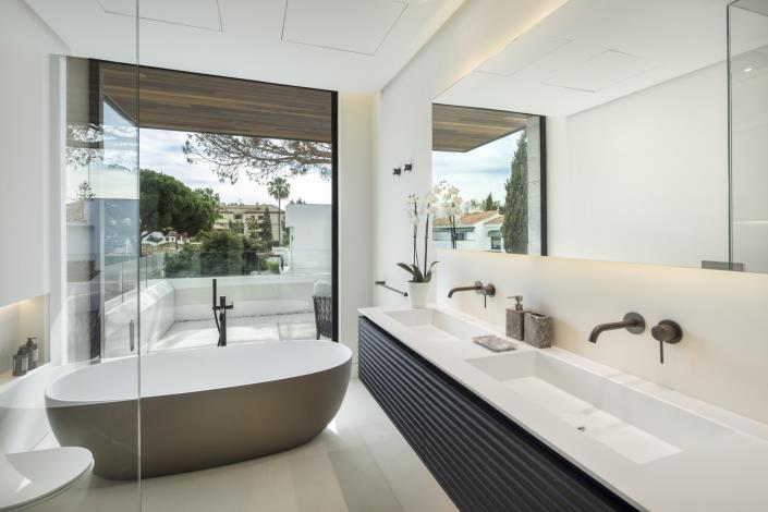 Image No.17-5 Bed Villa for sale