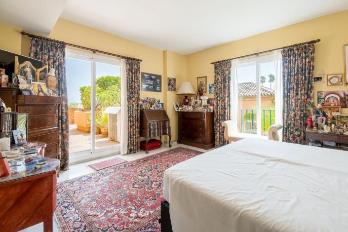 Image No.39-3 Bed Apartment for sale