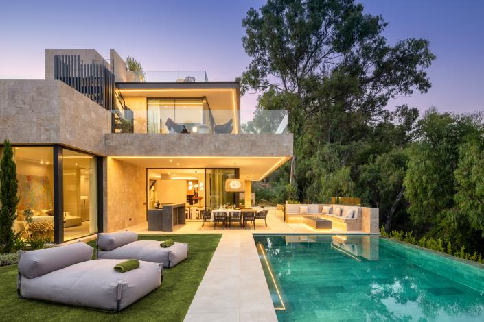 Image No.2-6 Bed Villa for sale