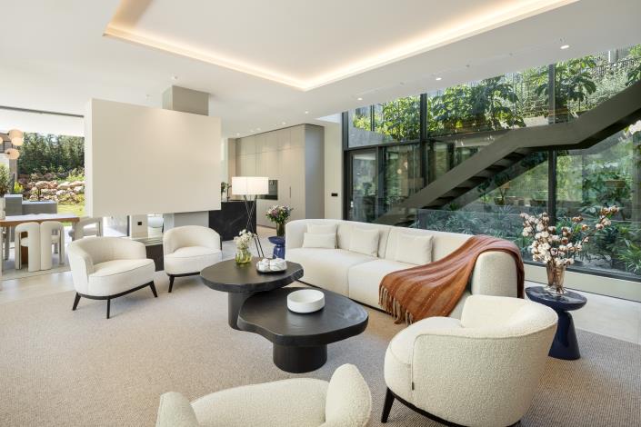 Image No.15-6 Bed Villa for sale