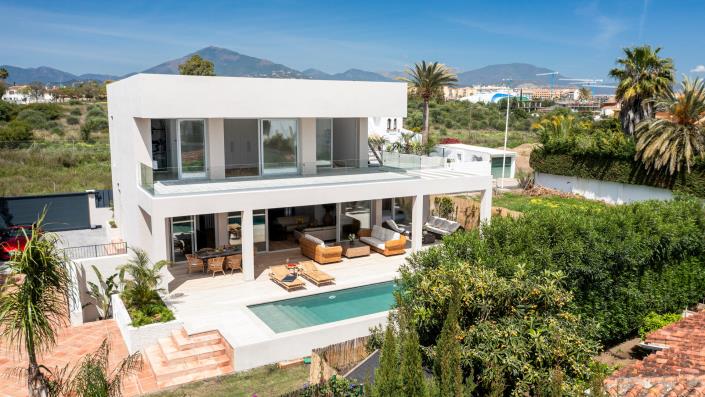 Image No.1-5 Bed House/Villa for sale