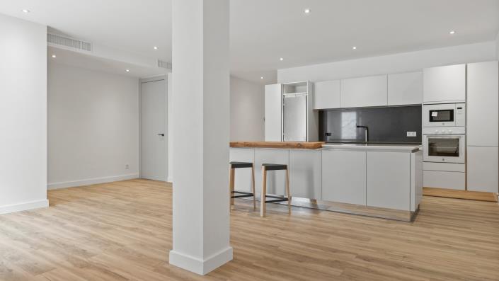 Image No.9-5 Bed House/Villa for sale