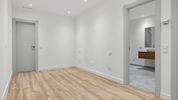 Image No.12-5 Bed House/Villa for sale