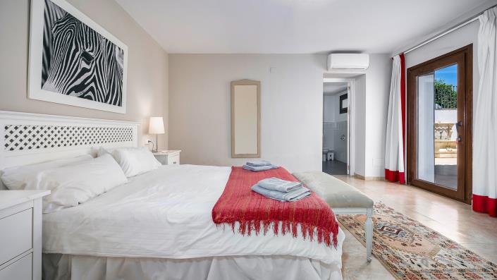 Image No.8-Villa de 9 chambres à vendre à Estepona