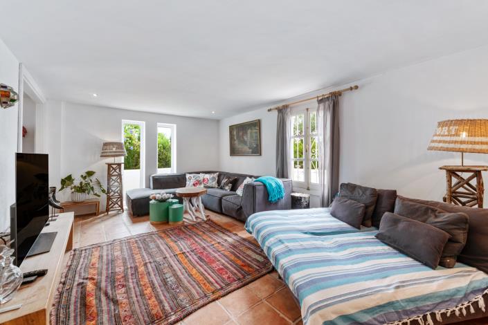 Image No.9-7 Bed Villa for sale