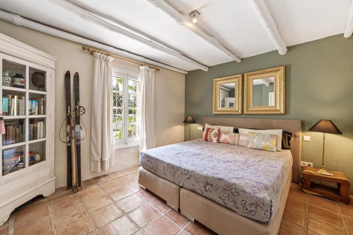 Image No.12-7 Bed Villa for sale