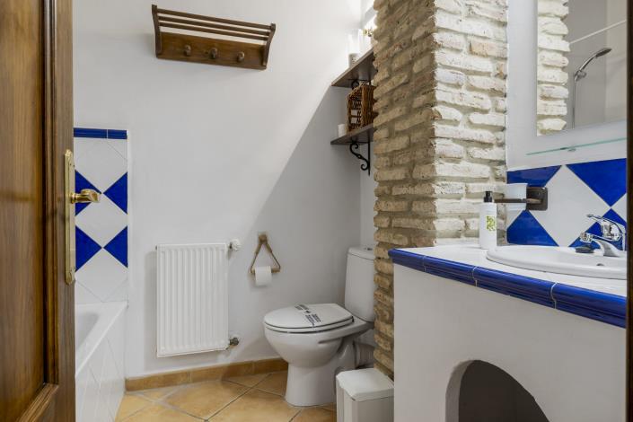 Image No.7-9 Bed House/Villa for sale