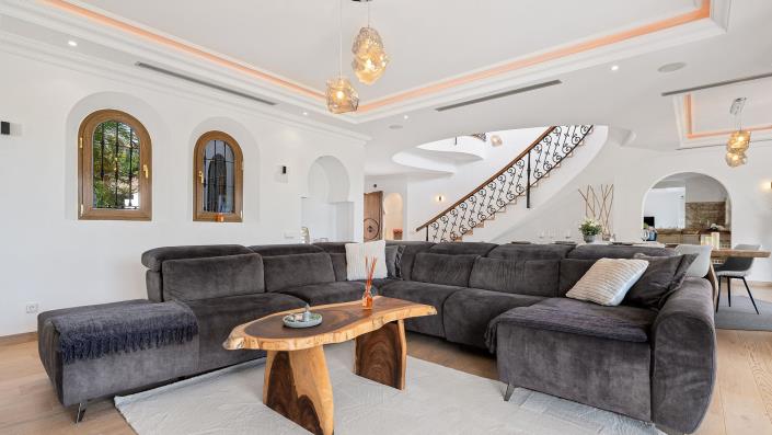 Image No.20-6 Bed Villa for sale