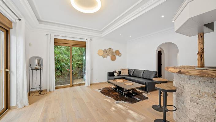 Image No.8-6 Bed Villa for sale