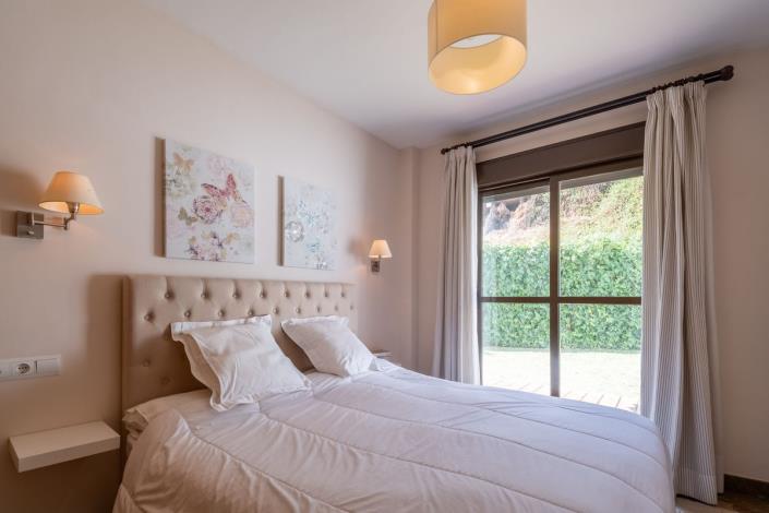 Image No.20-2 Bed Apartment for sale