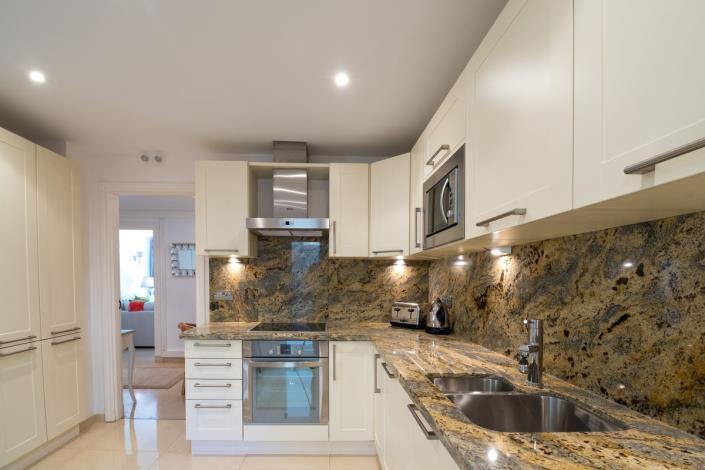 Image No.14-3 Bed Townhouse for sale