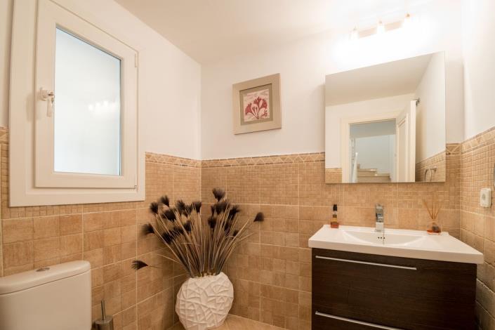 Image No.18-3 Bed Townhouse for sale