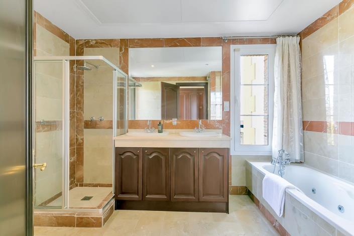 Image No.25-6 Bed Villa for sale