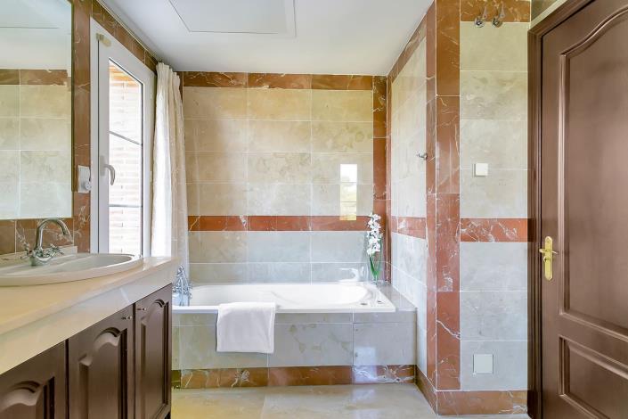 Image No.26-6 Bed Villa for sale