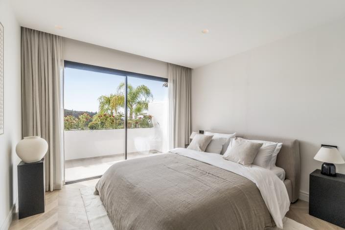 Image No.21-4 Bed Apartment for sale