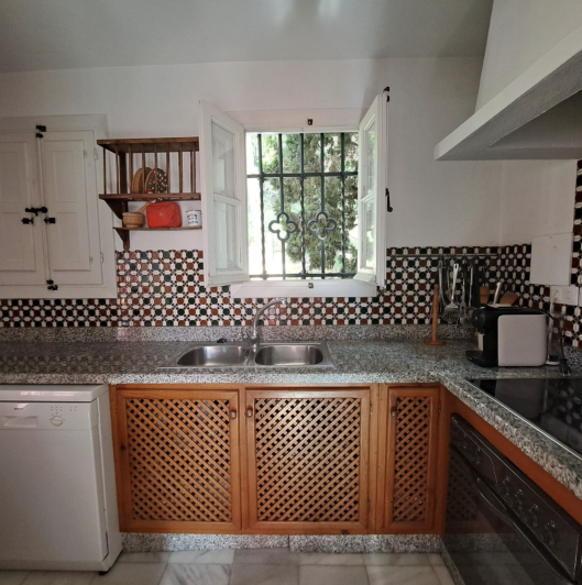 Image No.8-3 Bed Townhouse for sale