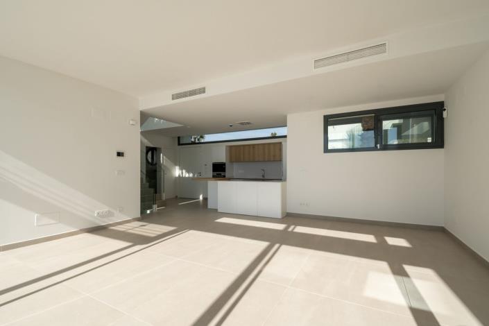 Image No.9-5 Bed Townhouse for sale