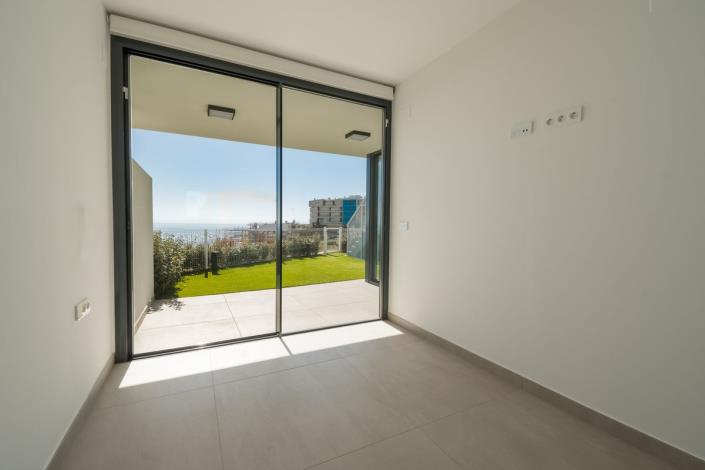 Image No.24-5 Bed Townhouse for sale