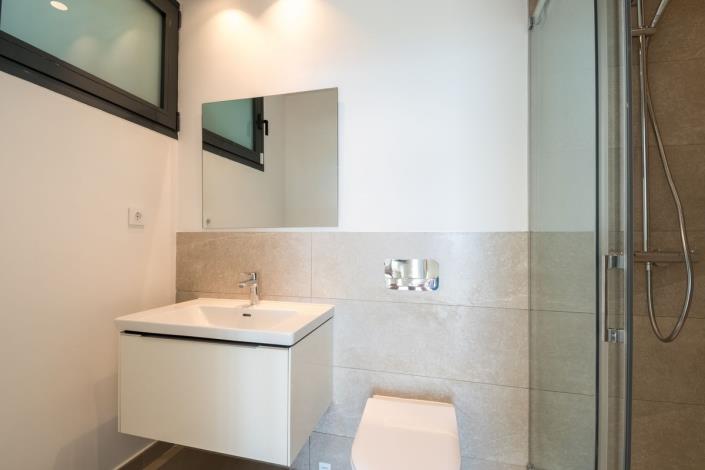 Image No.25-5 Bed Townhouse for sale