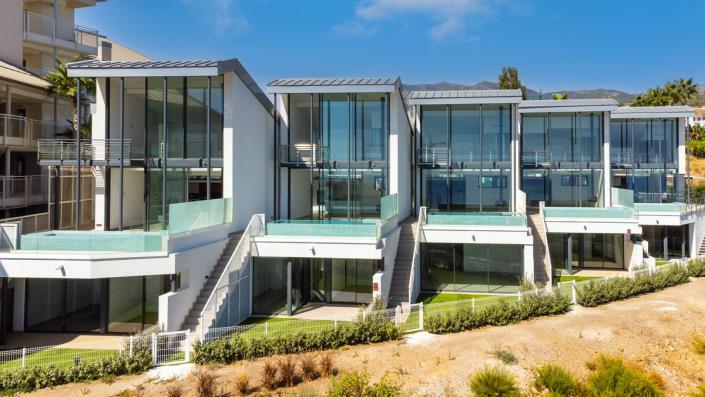 Image No.32-5 Bed Townhouse for sale