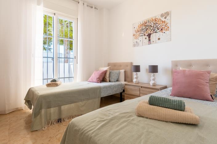 Image No.24-3 Bed Apartment for sale