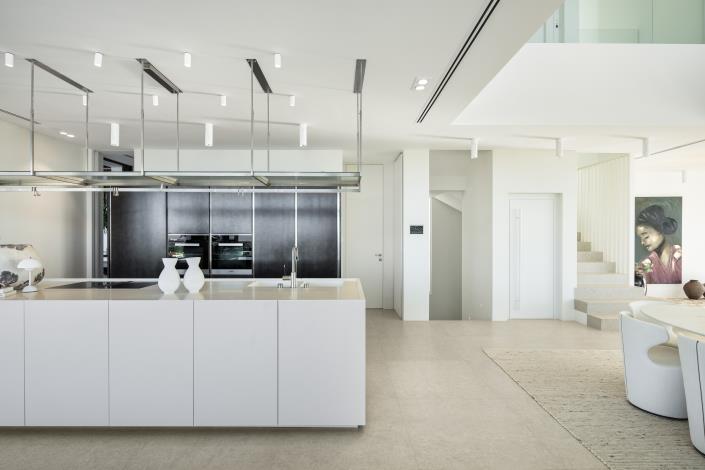 Image No.12-6 Bed Villa / Detached for sale