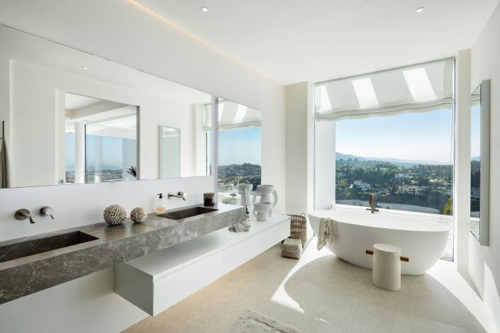 Image No.17-6 Bed Villa / Detached for sale