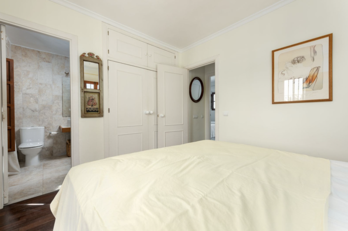 Image No.14-2 Bed Townhouse for sale