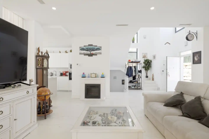 Image No.11-4 Bed Villa / Detached for sale