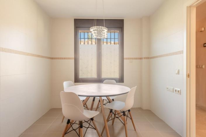 Image No.8-3 Bed Townhouse for sale