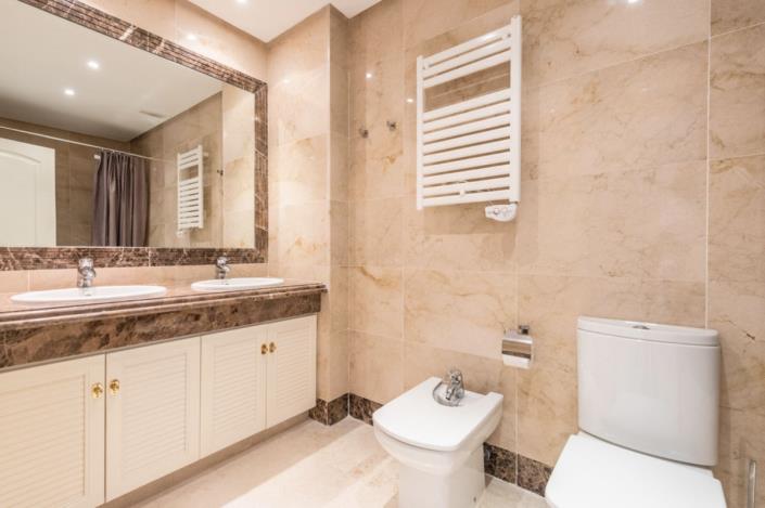 Image No.13-3 Bed Townhouse for sale