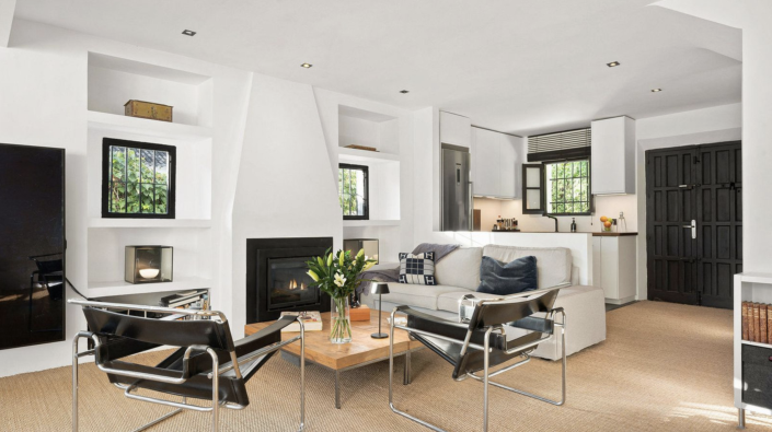 Image No.6-2 Bed Townhouse for sale