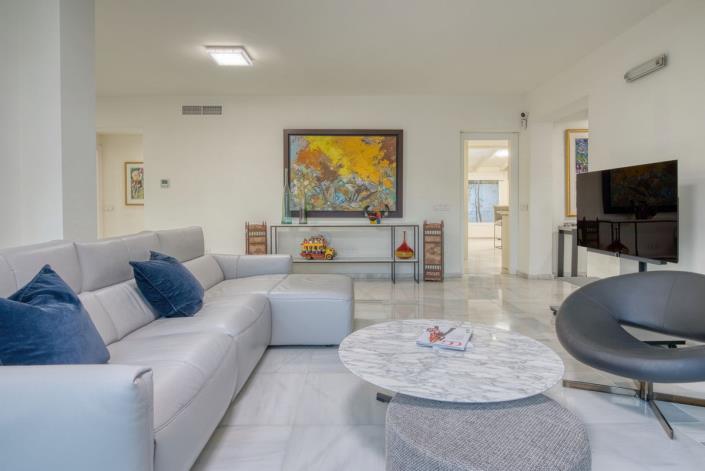 Image No.8-4 Bed Villa for sale