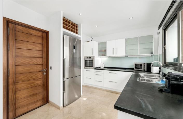 Image No.10-3 Bed Villa / Detached for sale