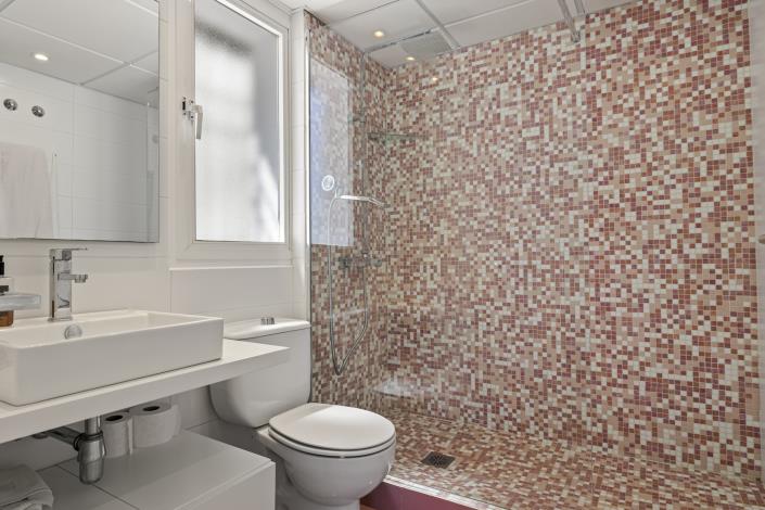 Image No.23-3 Bed Townhouse for sale