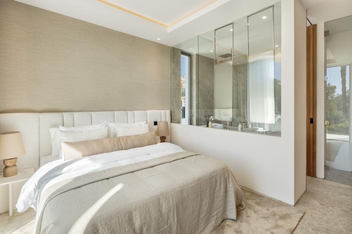 Image No.8-6 Bed Villa for sale