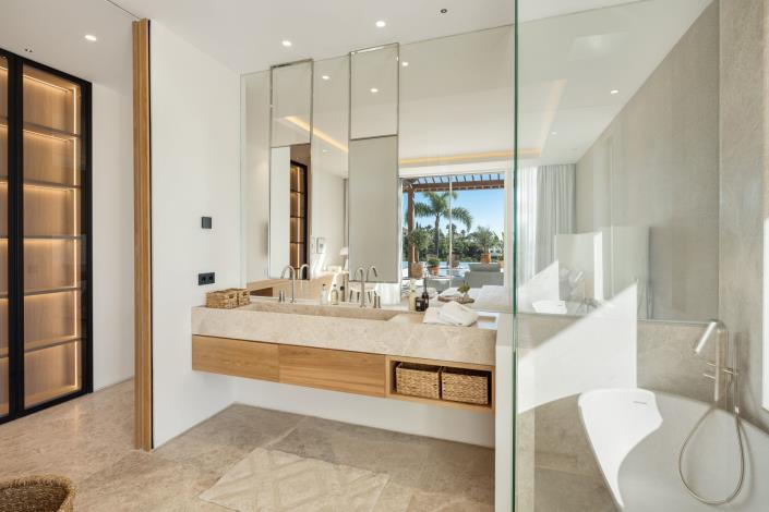 Image No.17-6 Bed Villa for sale