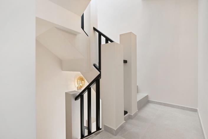 Image No.18-3 Bed Townhouse for sale