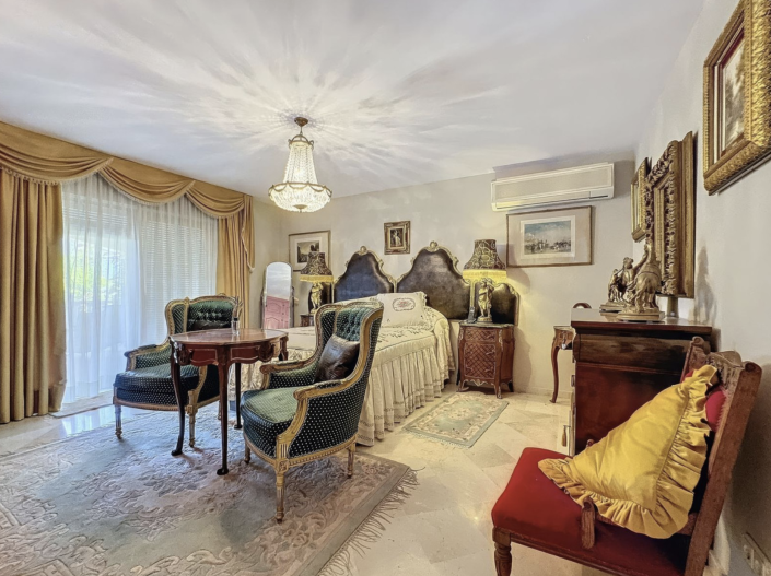 Image No.6-4 Bed Villa / Detached for sale