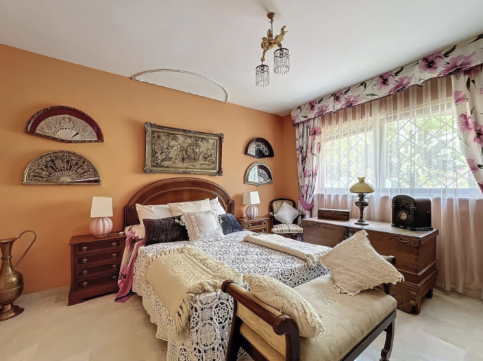 Image No.12-4 Bed Villa / Detached for sale