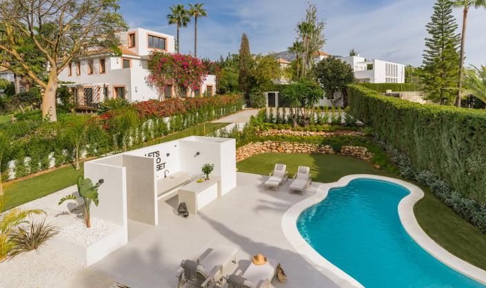 Image No.2-Villa de 5 chambres à vendre à Nueva Andalucia