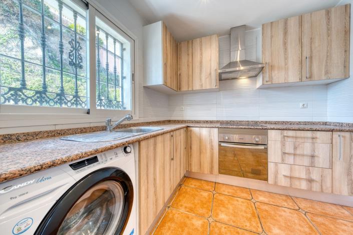 Image No.7-5 Bed Townhouse for sale