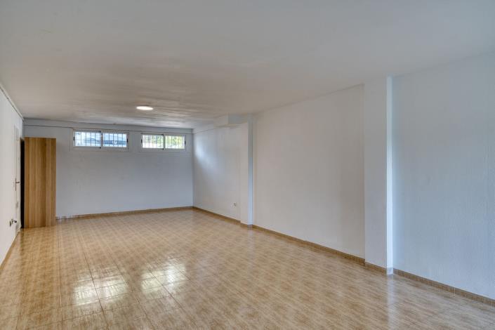 Image No.17-5 Bed Townhouse for sale