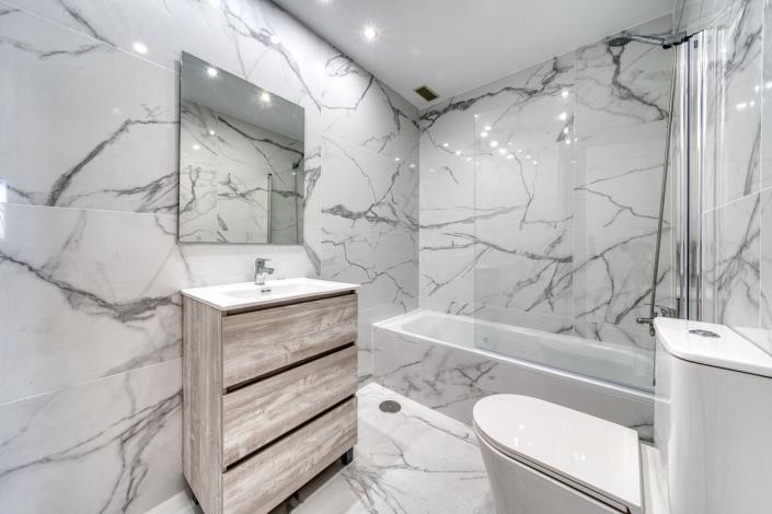 Image No.26-5 Bed Townhouse for sale