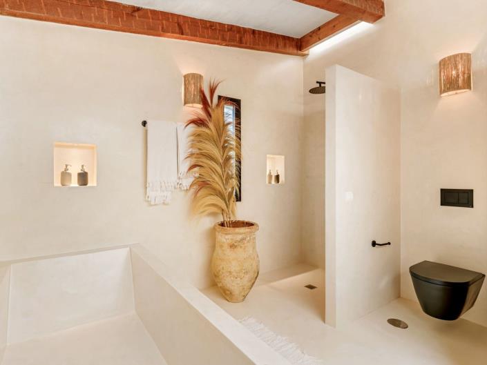 Image No.8-6 Bed Villa for sale