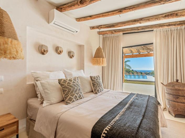 Image No.10-6 Bed Villa for sale